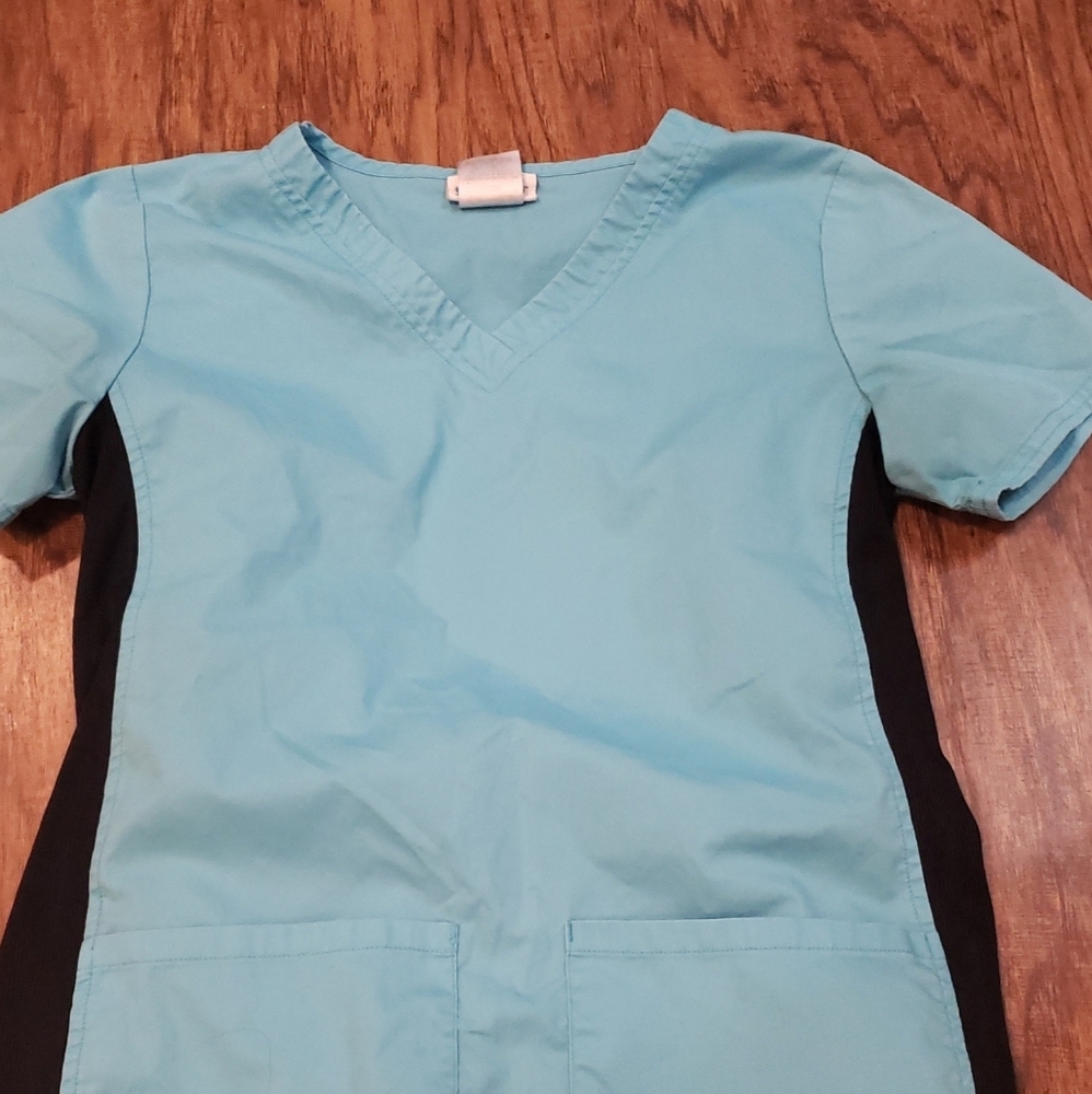 Scrubs top and pants xs